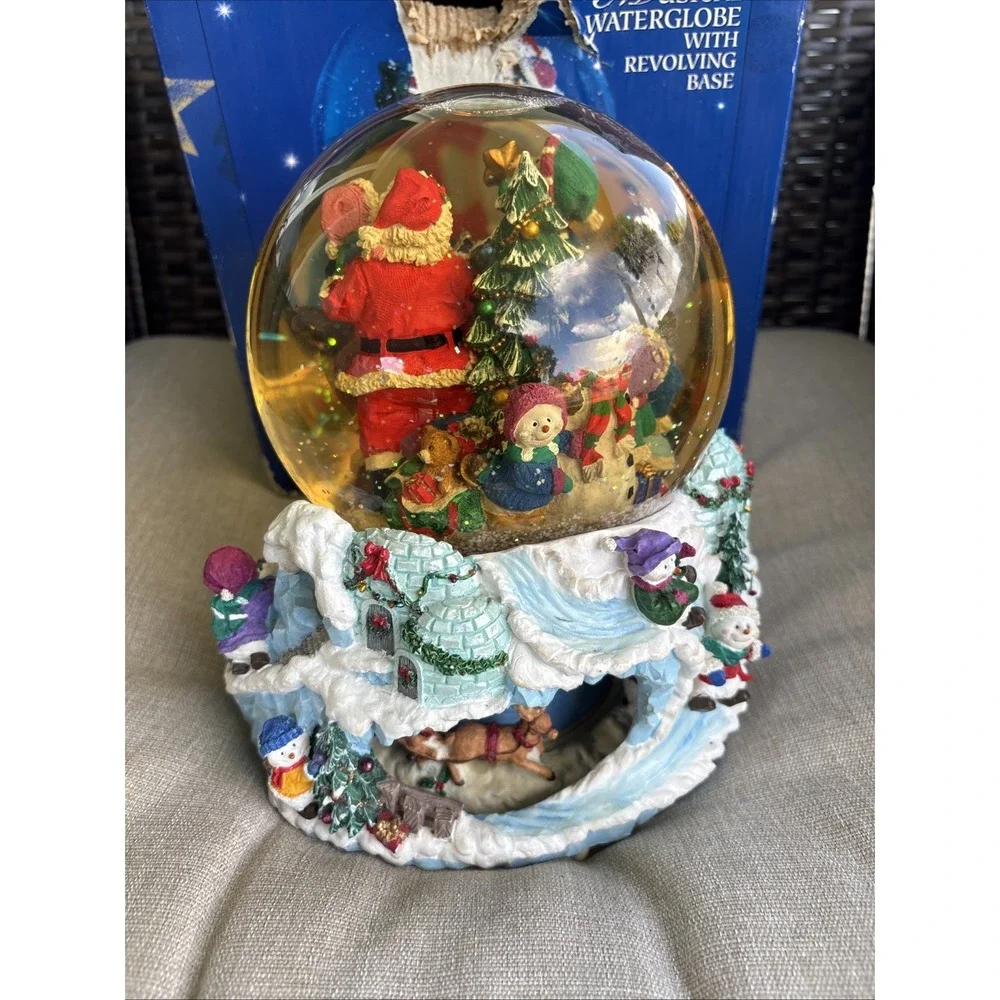 Kirkland Signature Musical Waterglobe With Revolving Base Snowmen 109619 - WORKS